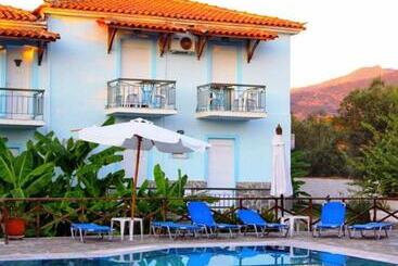 Hôtel Paradise Studios