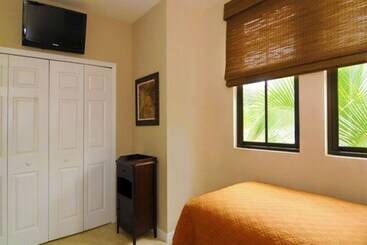 آپارتمانهای توریستها Pacifico Resort Condominiums