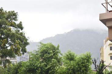 هتل Ramada By Wyndham Katra Station Road