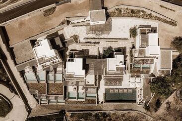 בית מלון כפרי Enigma Mykonos Hideaway Suites