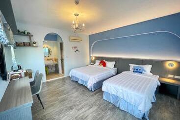 تختخواب و صبحانه Wonderful Kenting Hostel