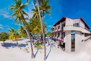Hotel Kaani Beach
