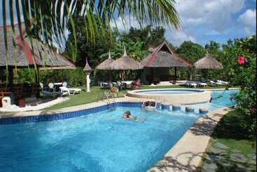 Dolphin House Resort Moalboal