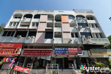 Roomies Boutique Bed & Breakfast  Hostel