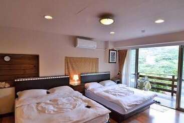 تختخواب و صبحانه Levite Villa