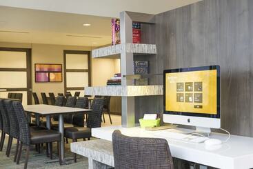 هتل Residence Inn By Marriott Milwaukee West