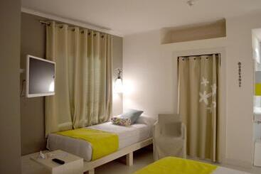 هتل Tarongeta   Adults Only