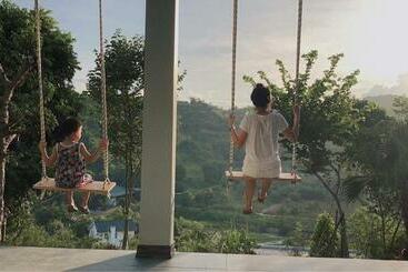 هتل Bluehome Villa