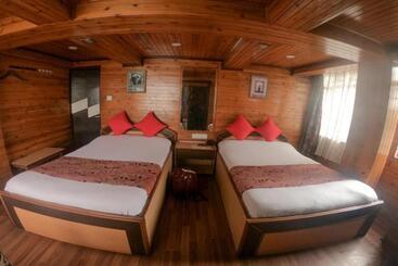 Hotel Goroomgo Broadway Anexy Darjeeling Near Mall Road   Best Service Awarded