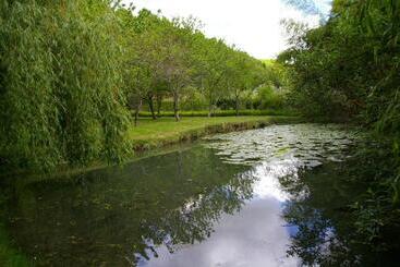 Bed and Breakfast La Source De Bury