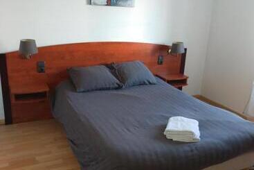 فندق Le Castel D Olmes