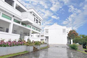 Bed and Breakfast Rose Hill Bungalow