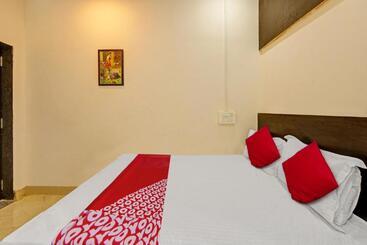 هتل Oyo Flagship The Ashoka Boarding And Lodging