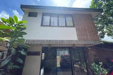 ホテル Camotes Lake House