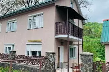 Alberg над річкою