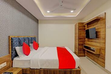 Oyo Flagship Hotel Pm Villa