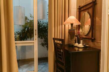 Tribee Kinh Hostel & Bar