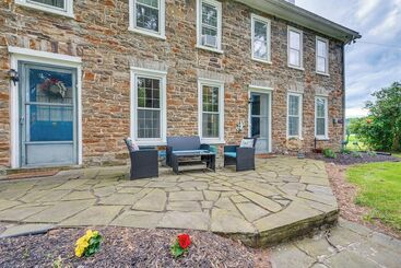 کلبه Historic Home On Farm, 15 Mi To Williamsport!