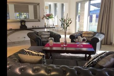 ベッドアンドブレックファースト Platinum Suites Fremantle