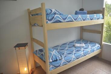 Pinamar Hostel Casa De Verano