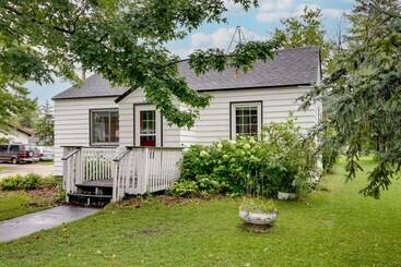 Hus på landet Downtown Baudette Vacation Rental: Walk To Dining!