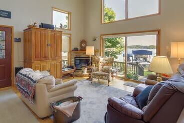 Kır Evi Lakefront Vandalia Home W/ Boat Dock & Gas Grill!