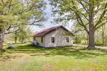 コテージ Pet Friendly Iron River Cabin With Fire Pit!