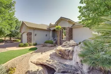 コテージ Airy St George Retreat W/ Balcony + Mtn Views!