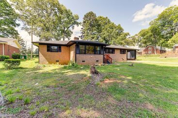 کلبه Charming Charlotte Home: 2 Mi To Downtown!