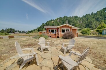 茅舍 Inviting Manchester Home W/ Hot Tub Near Beach!