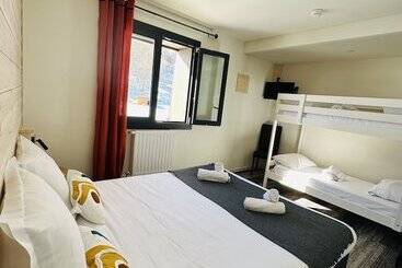 פונדק Chalet Sainte Anne