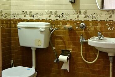 Hotel Bluebells Varanasi