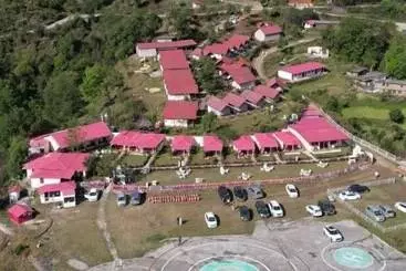 Hotel Buransh Heli Resort