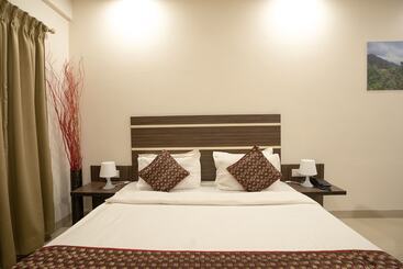 Отель Compact Tea Square