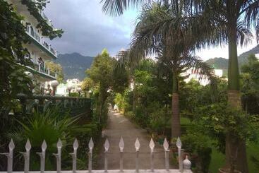 Hotel Panambi Tapovan Resort