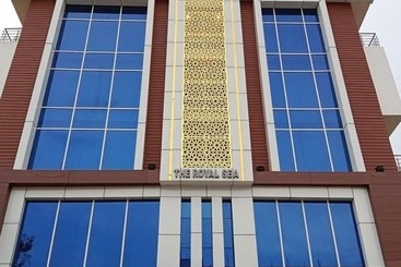 酒店 The Royal Sea