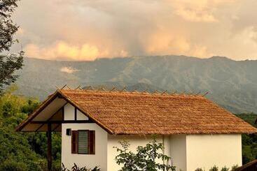 Utopua Resort ยูโทปัวว์ รีสอร์ท