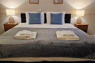 Hotel Dog And Partridge Inn