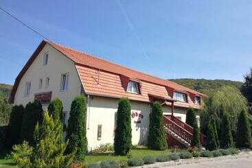 Nocleg ze śniadaniem ódon Panzió