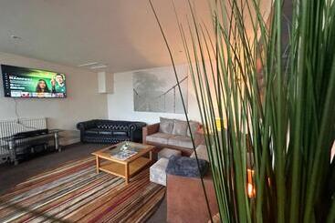 تختخواب و صبحانه Moor Park Apartments