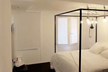 آپارتمان‌های توریست‌ها Emilia Suite Relax