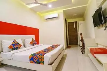Fabhotel Gh Home