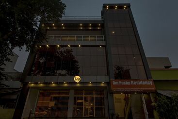 Itsy Hotels Om Pushp Residency