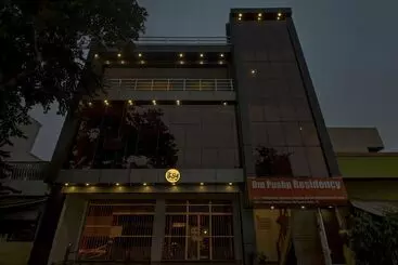 Itsy Hotels Om Pushp Residency