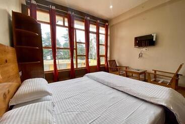 Hotel Mansarovar Inn