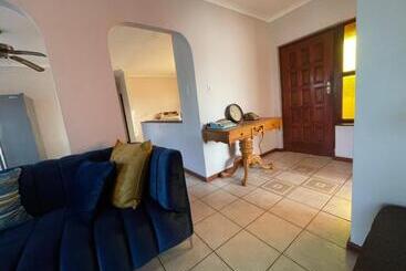 פנסיון Aloisia S Guest House