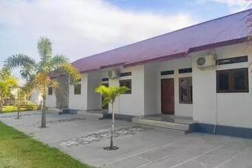 ペンション Home Syariah Guest House Ampana