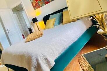 هتل Hôtel Vcb Ciney Centre Ville