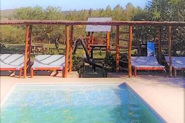 مبيت وإفطار Cabañas El Moradillo