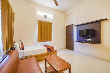 Fabhotel Grand Vista Inn   Nr Bhartiya Mall   Mall Of Bengaluru
